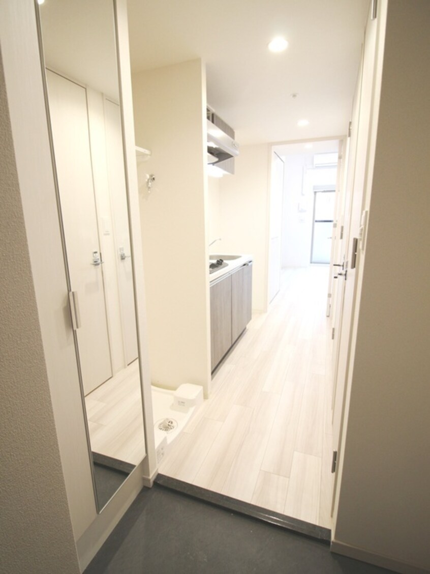 玄関 ﾌﾟﾚｻﾝｽOSAKA西中島ﾘｴｿﾞﾝ(403)