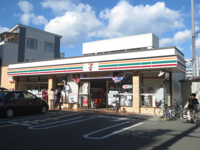 セブンイレブン(コンビニ)まで467m グランディアミ・アモ－レ南塚口
