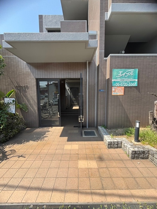 エントランス部分 フレーシア布施