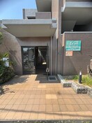 エントランス部分 フレーシア布施