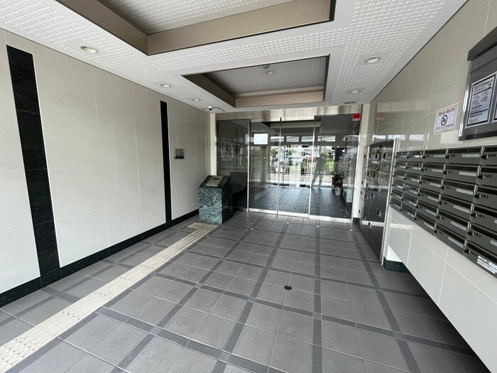 エントランス部分 ヴェルドゥ－ル南茨木