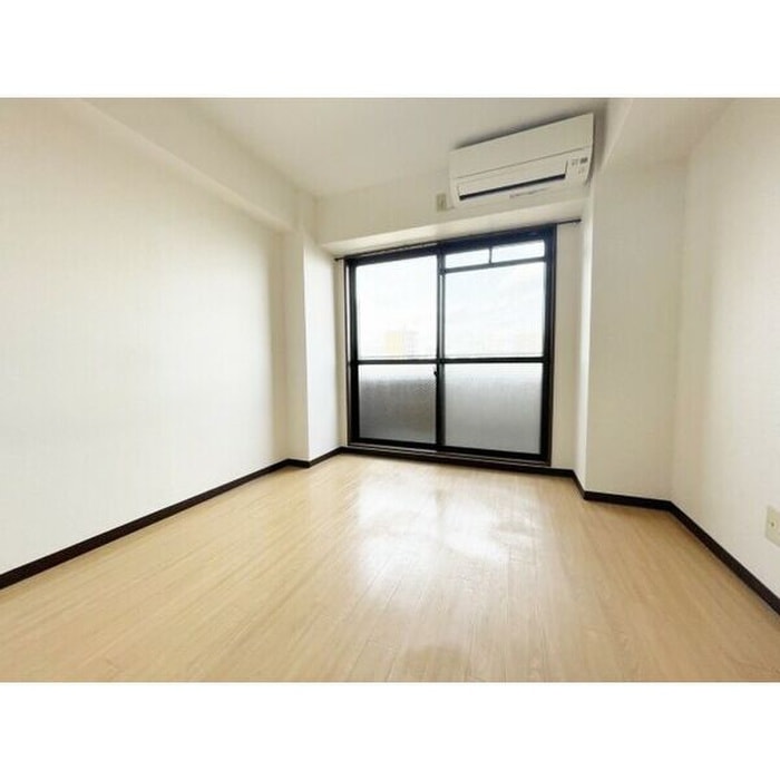 居室 オズレジデンス関目