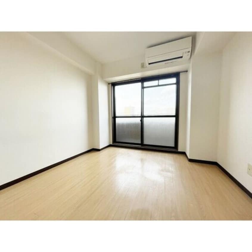 居室 オズレジデンス関目