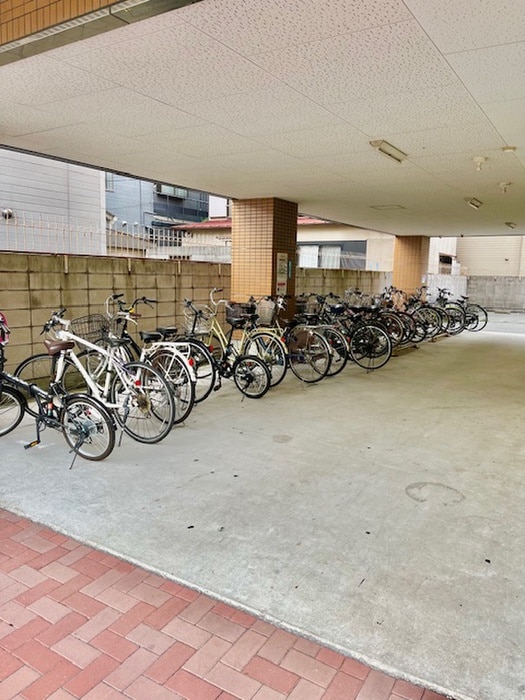駐輪場 オズレジデンス関目