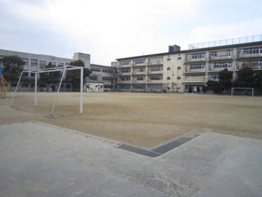 北豊島小学校(小学校)まで600m 荘園2丁目貸家