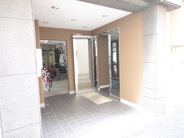 エントランス部分 ローズコテージ弐番館