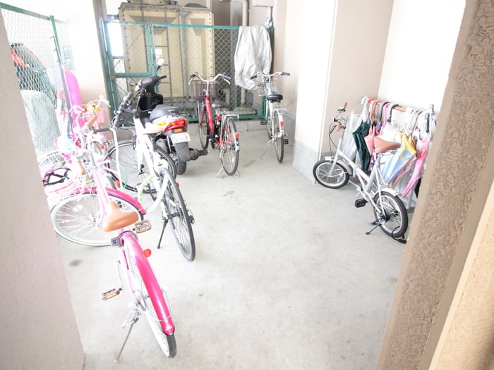 駐輪場 ローズコテージ弐番館
