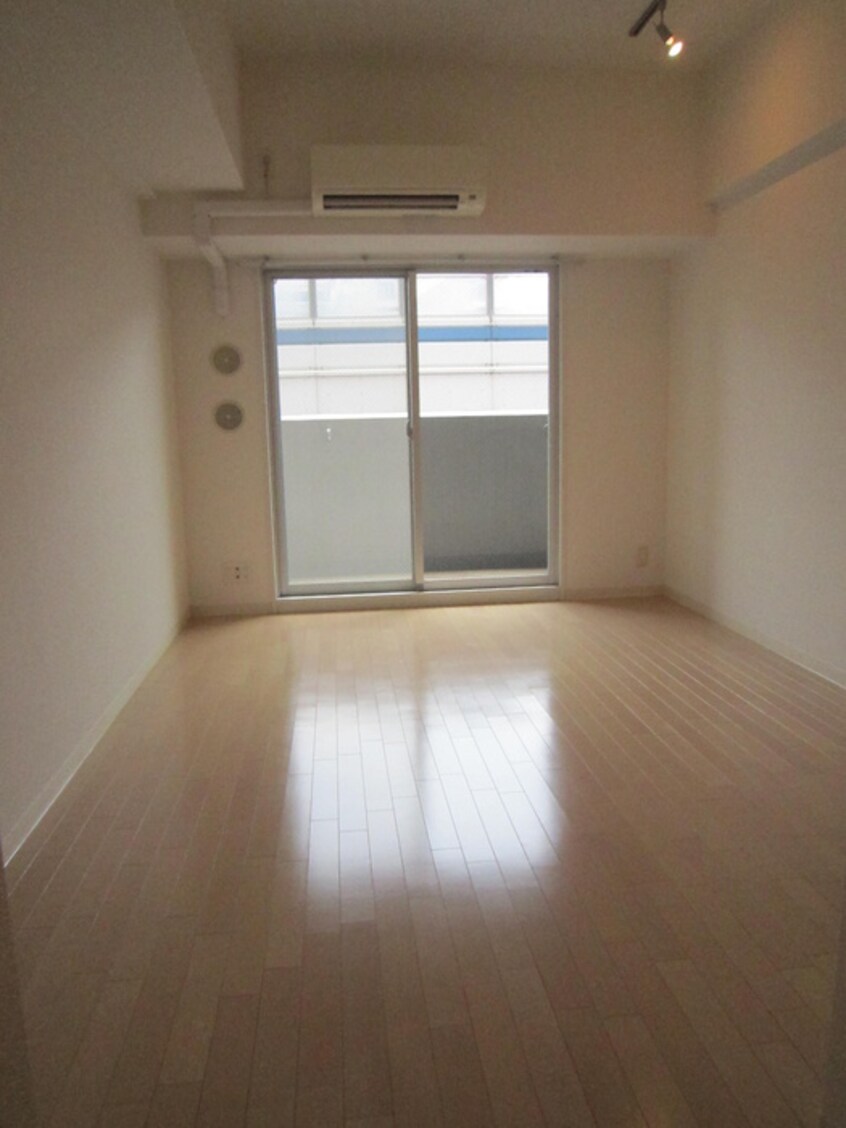 居室 エスリード神戸海岸通(302)