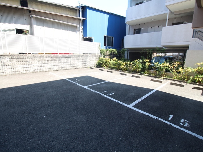 駐車場 セントポ－リア