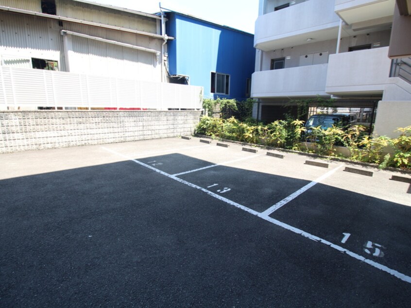 駐車場 セントポ－リア