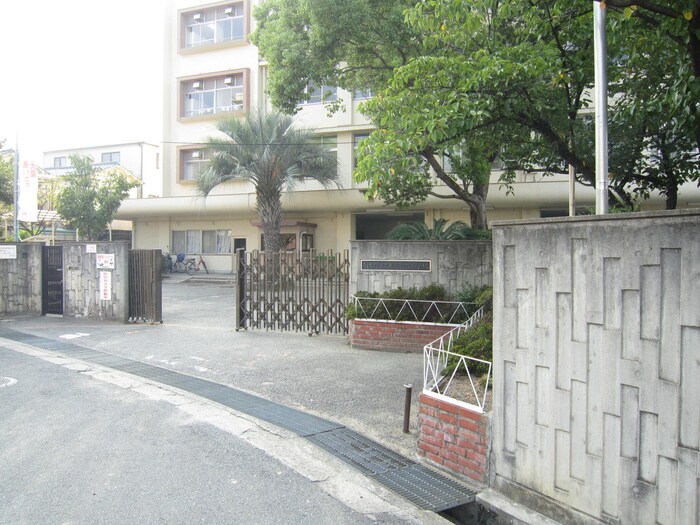 松原市立恵我小学校(小学校)まで400m グランシャリオ