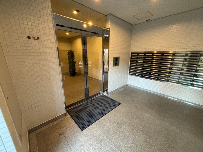 エントランス部分 ブランベ－ル甲東園