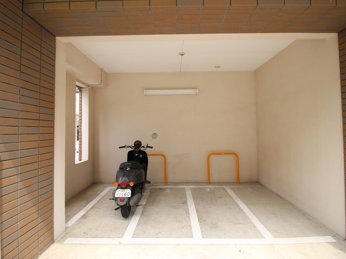 バイク置き場 天満泉マンション