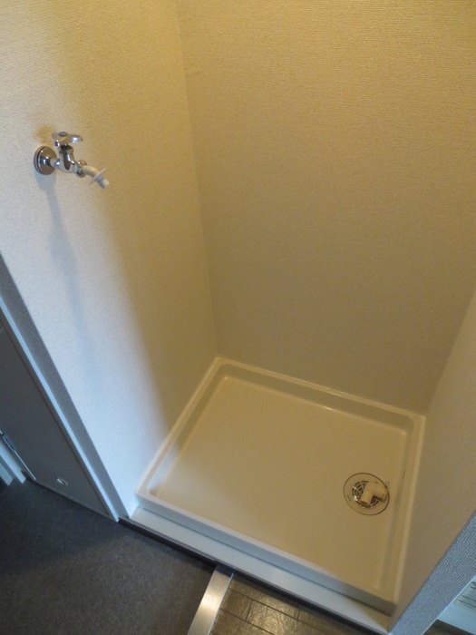 洗濯機置場 グランデール三津屋