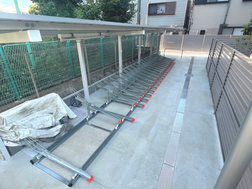 駐輪場 MELDIA CREST TAPP 新大阪 WEST