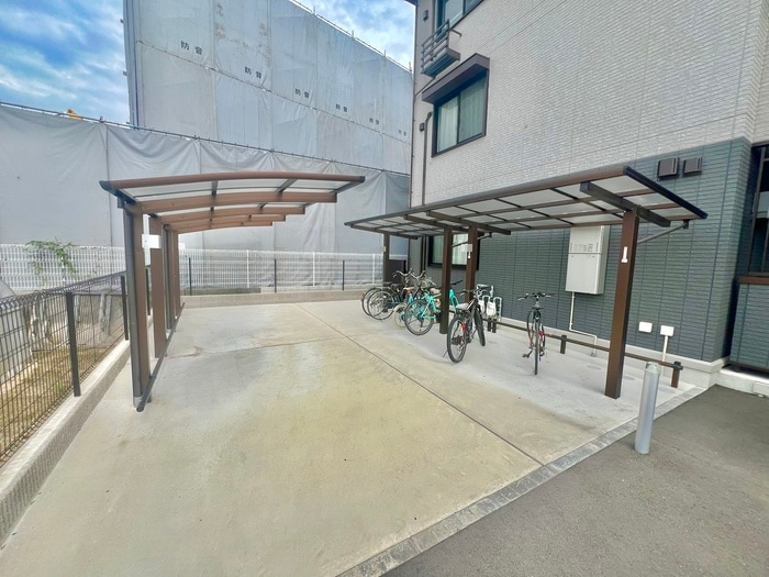 駐輪場 Pearl Annex