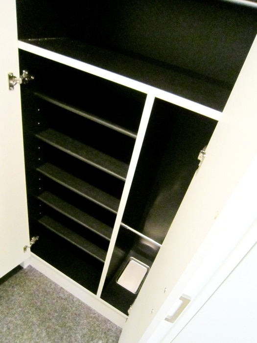 靴箱 ｸﾘｽﾀﾙｸﾞﾗﾝﾂ心斎橋ＥＡＳＴ(1001)