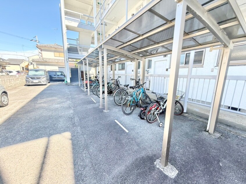 駐輪場 西川マンション