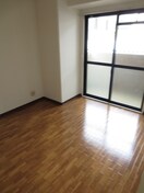 居室 グランドゥール西岡