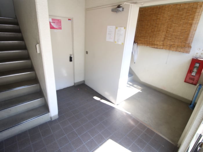 エントランス部分 グランドハイツ平野