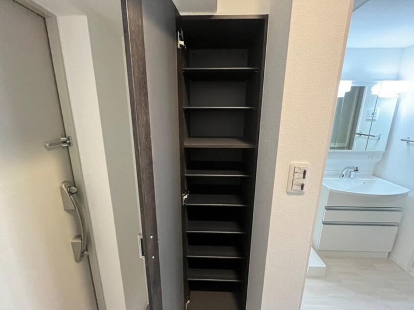 靴箱 ｴｸﾞｾﾞ大阪CITYｵｰｽﾃｨﾝ(801)