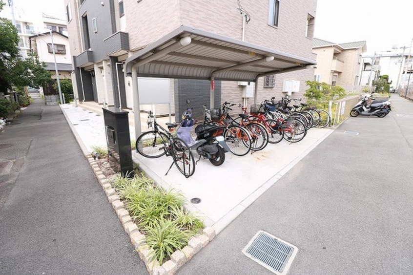 駐輪場 メゾンドカルムⅢ