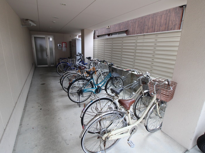 駐輪場 クオリカ紫竹