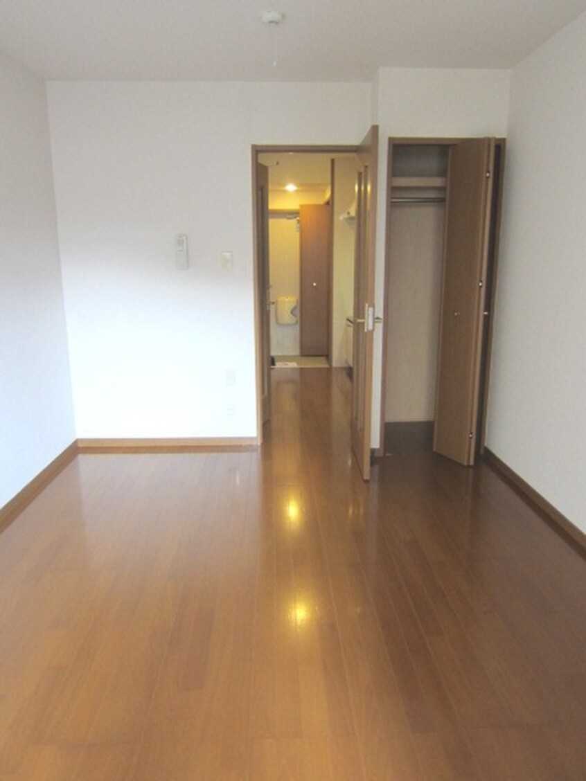 居室 モンテテ－ル額原