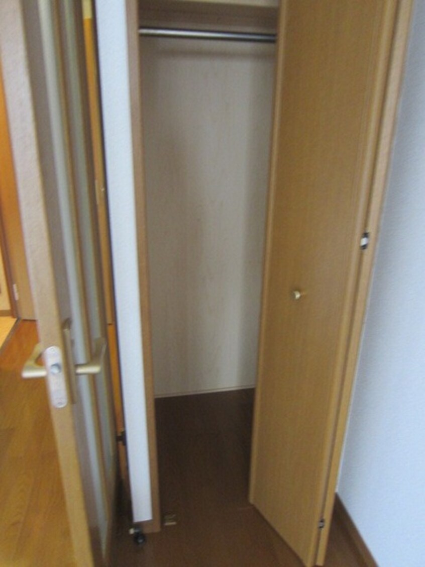 収納 モンテテ－ル額原