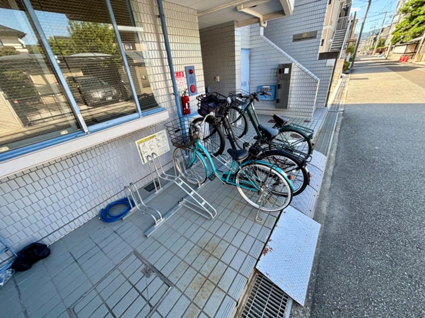 駐輪場 フローレンス西宮５