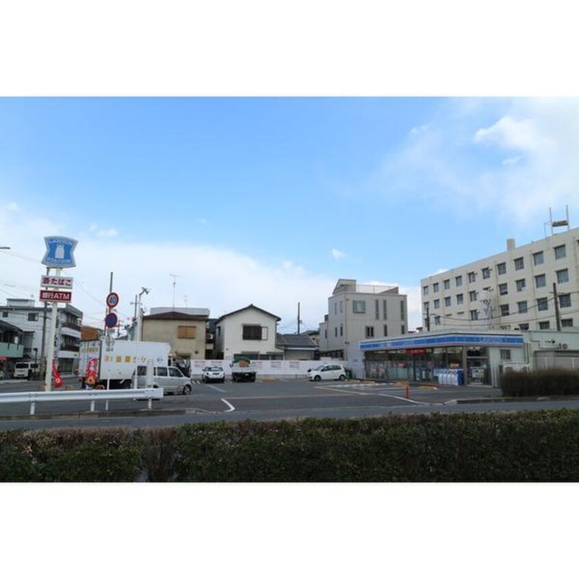 ローソン(コンビニ)まで888m 中沢マンション