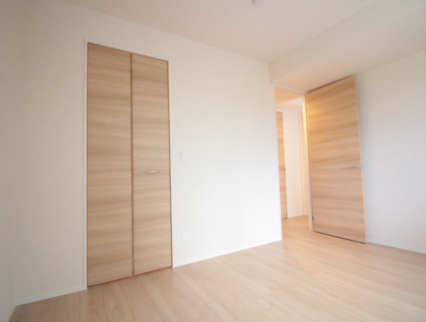 居室 フローラ西向日