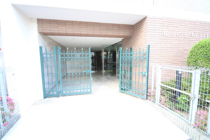 エントランス部分 ＲＥＣＥＳＳ　ＣＯＵＲＴ　2