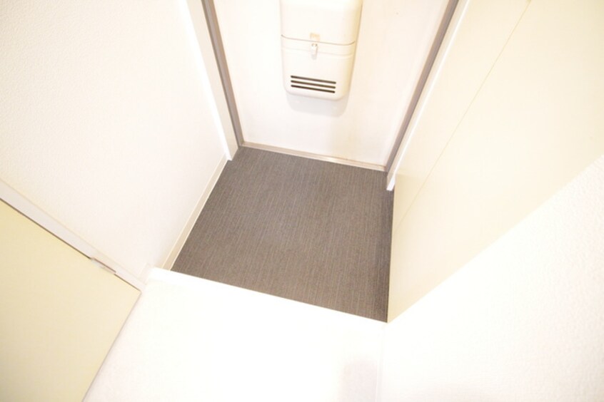 玄関 ＲＥＣＥＳＳ　ＣＯＵＲＴ　2