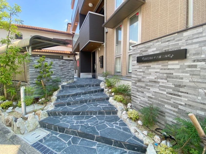 エントランス部分 SAKURA甲子園三保町