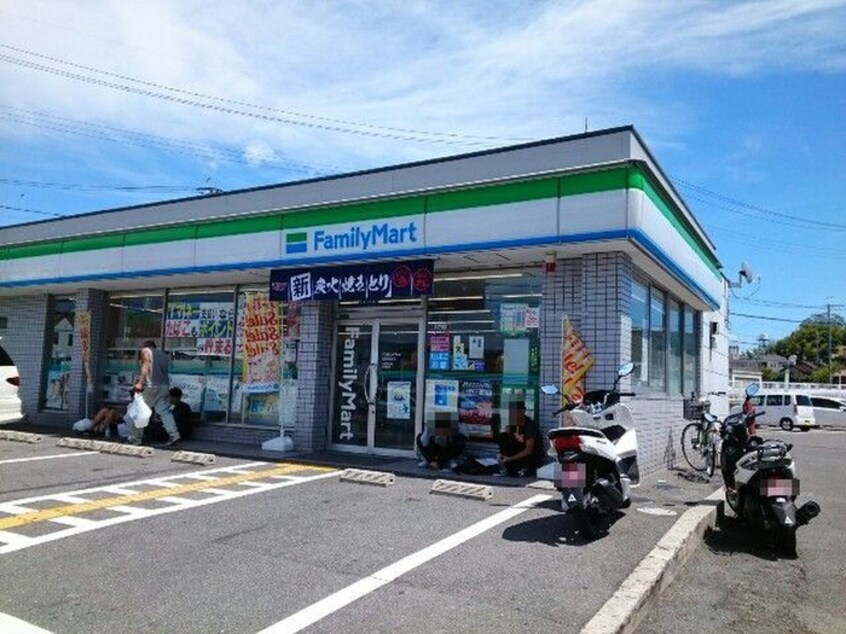 ファミリーマート(コンビニ)まで1000m ミ・カ－サ螢が丘