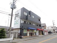 エクレーヌ山本