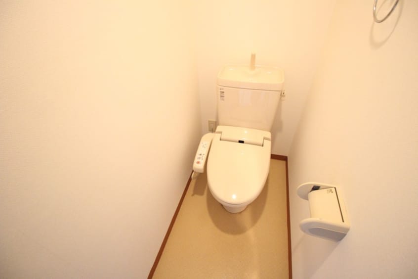 トイレ ﾎﾜｲﾄﾊｲﾑKAGAMIISHI