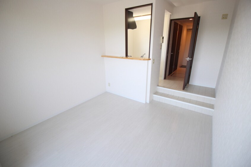 居室 ﾎﾜｲﾄﾊｲﾑKAGAMIISHI