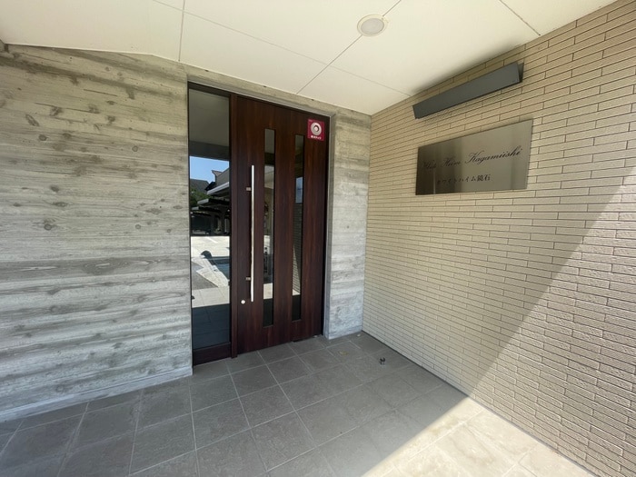 エントランス部分 ﾎﾜｲﾄﾊｲﾑKAGAMIISHI