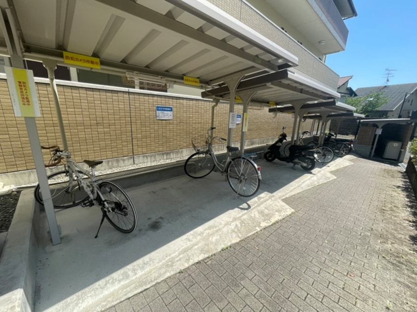 駐輪場 ﾎﾜｲﾄﾊｲﾑKAGAMIISHI