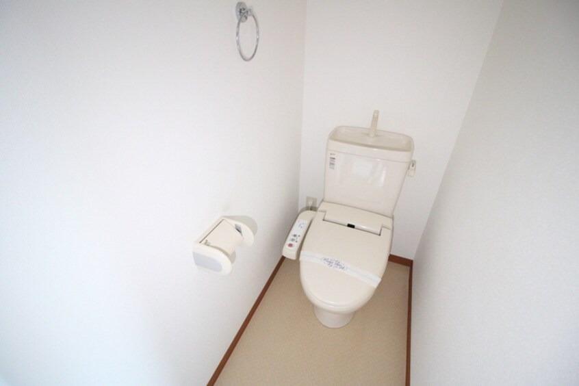 トイレ ﾎﾜｲﾄﾊｲﾑKAGAMIISHI