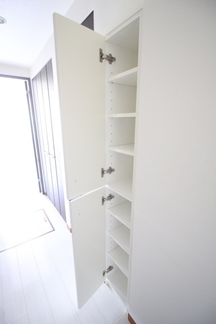 廊下 ﾎﾜｲﾄﾊｲﾑKAGAMIISHI