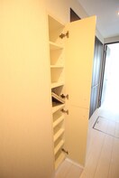 靴箱 ﾎﾜｲﾄﾊｲﾑKAGAMIISHI