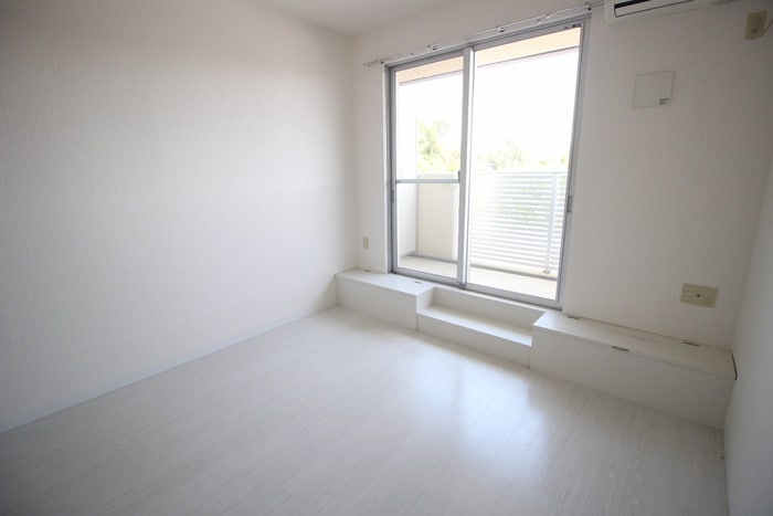 居室 ﾎﾜｲﾄﾊｲﾑKAGAMIISHI