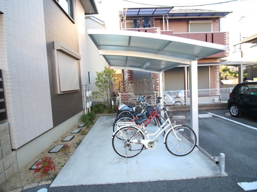 駐輪場 サージェント　チェリー