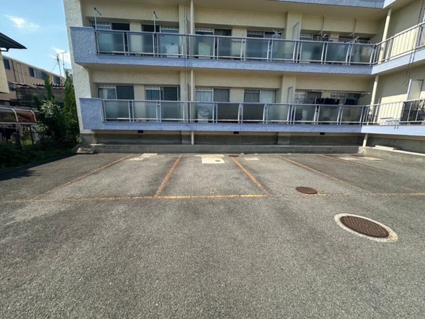 駐車場 ﾊｲﾂ米屋