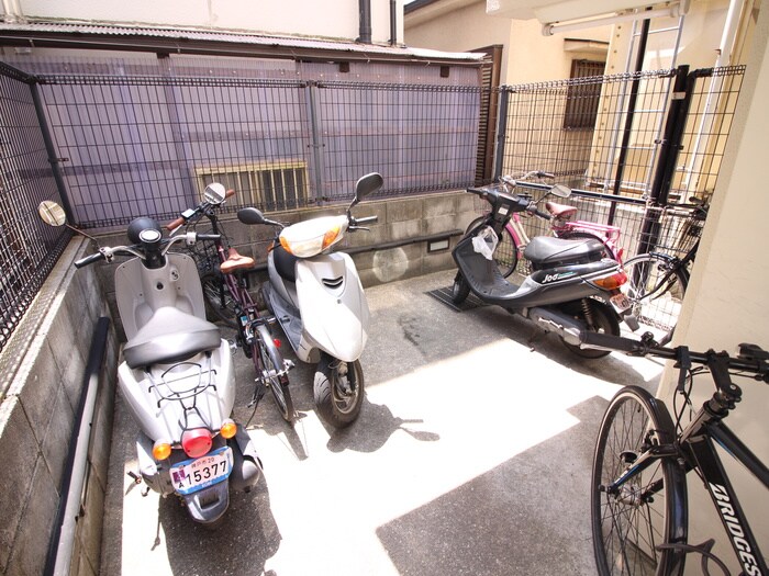 バイク置き場 Ｉｄｅａｌ　Ｐｌａｃｅ　1