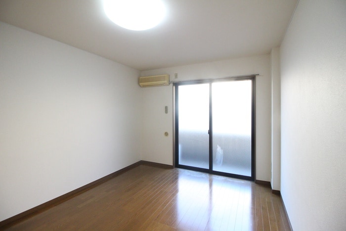 居室 ｱﾝﾌﾟﾙ-ﾙﾌｪ-ﾙＲＥＡＬＩＦＥ　Ⅱ