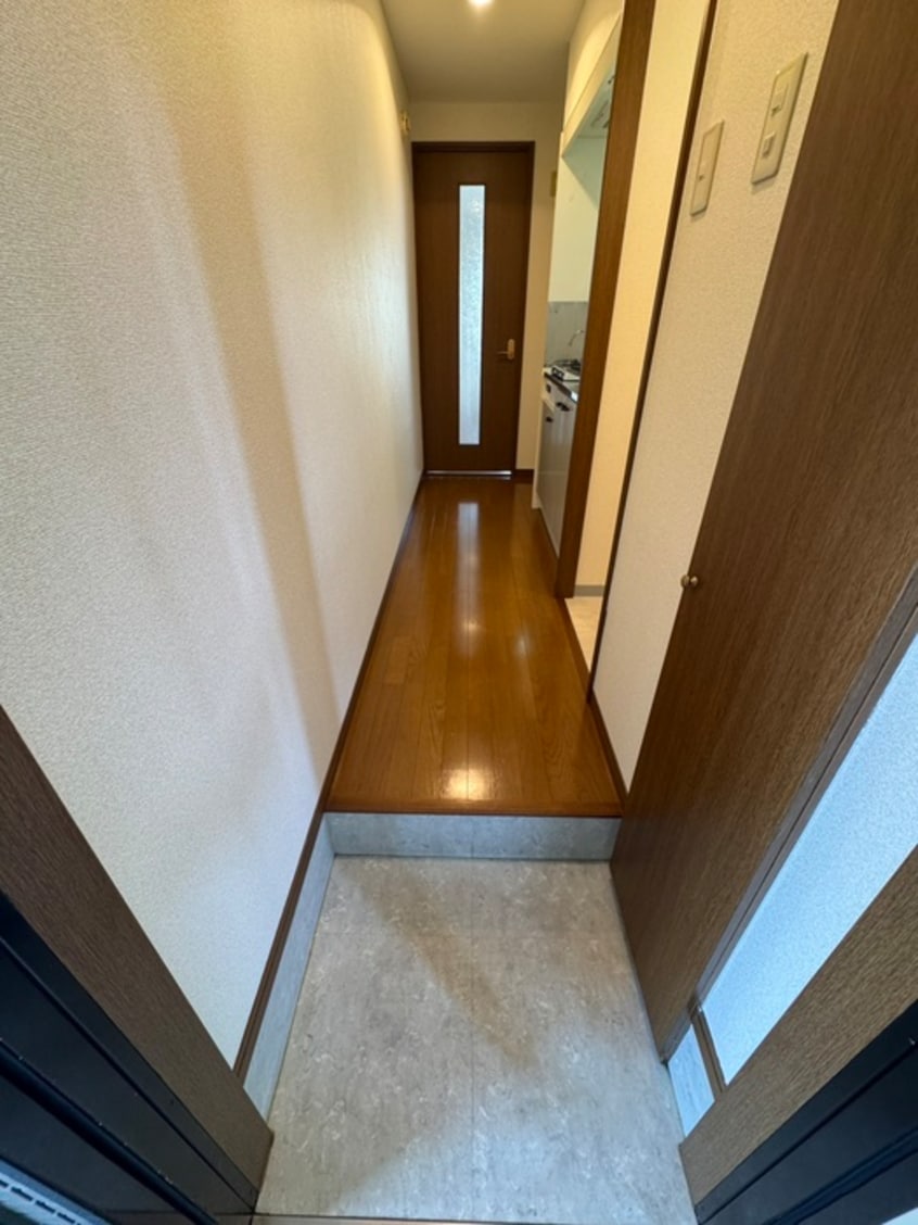 玄関 ｱﾝﾌﾟﾙ-ﾙﾌｪ-ﾙＲＥＡＬＩＦＥ　Ⅱ